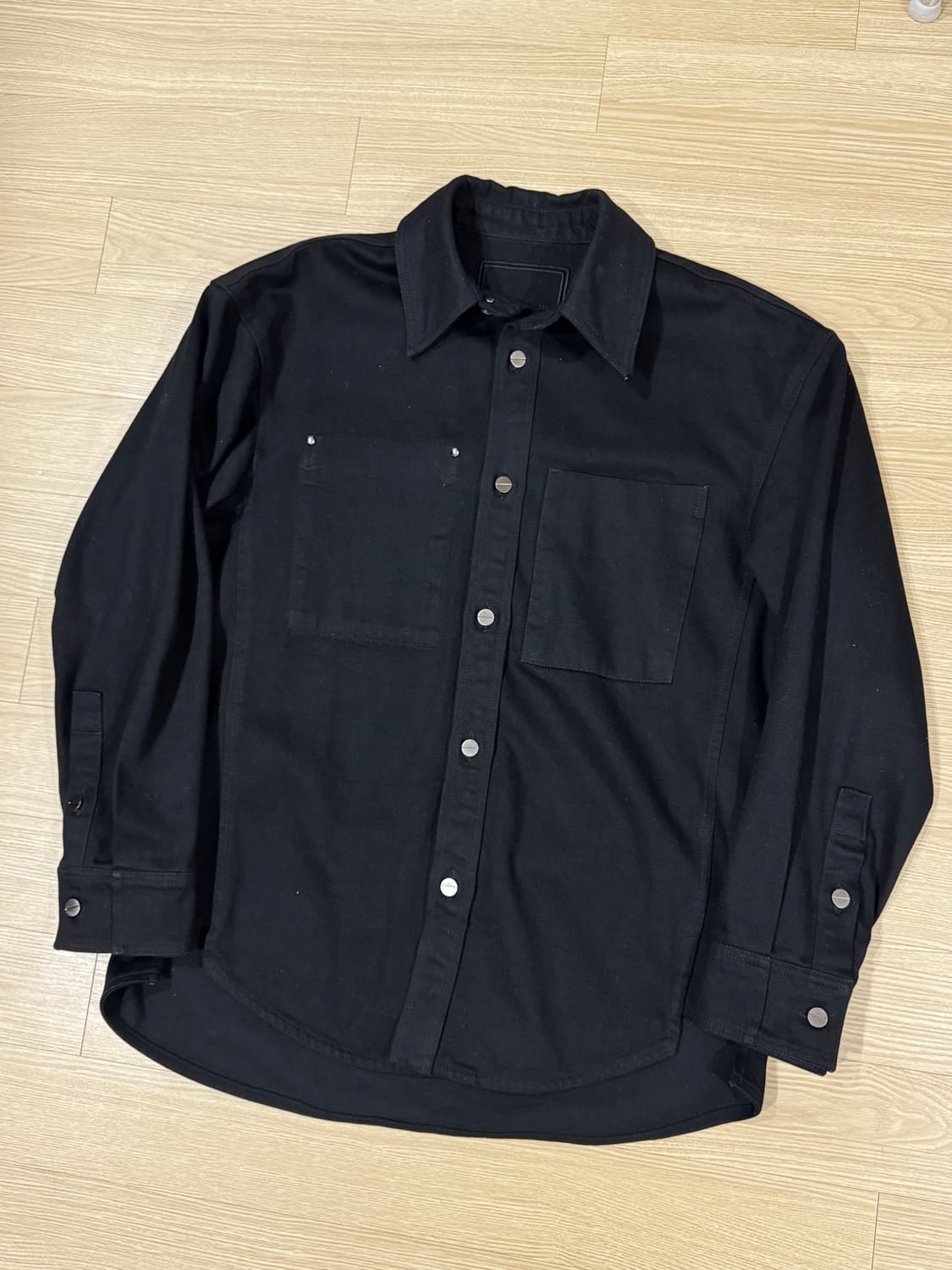 [46] 우영미 24SS 백로고 데님 셔츠 자켓 블랙 상품이미지2