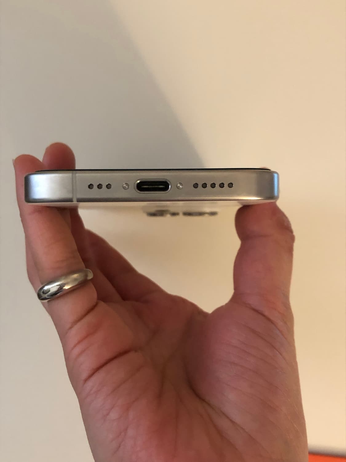 아이폰 15pro 256 화이트 (상태좋음) 상품이미지6