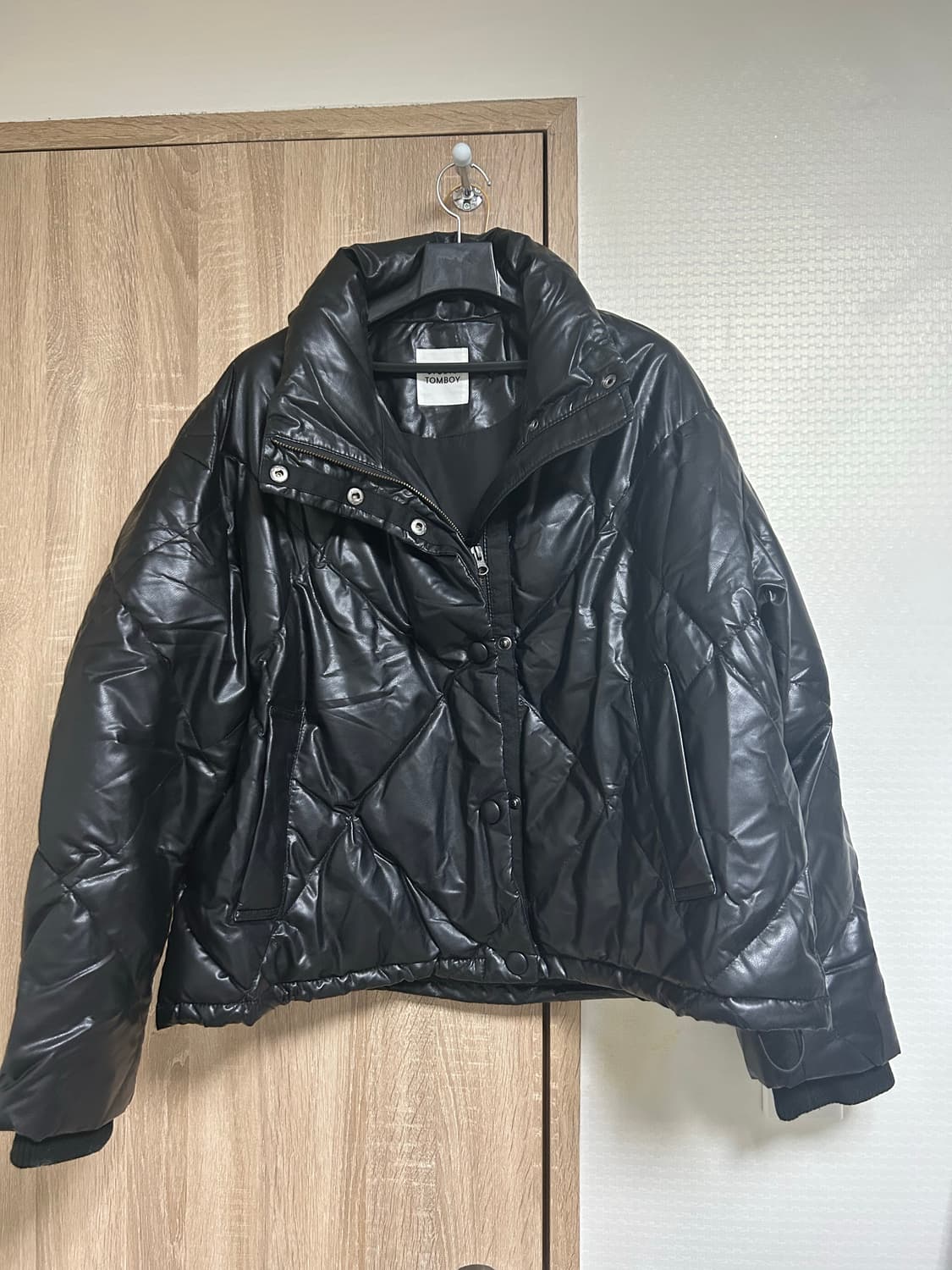 스튜디오 톰보이 가죽패딩 팔아요 상품이미지2