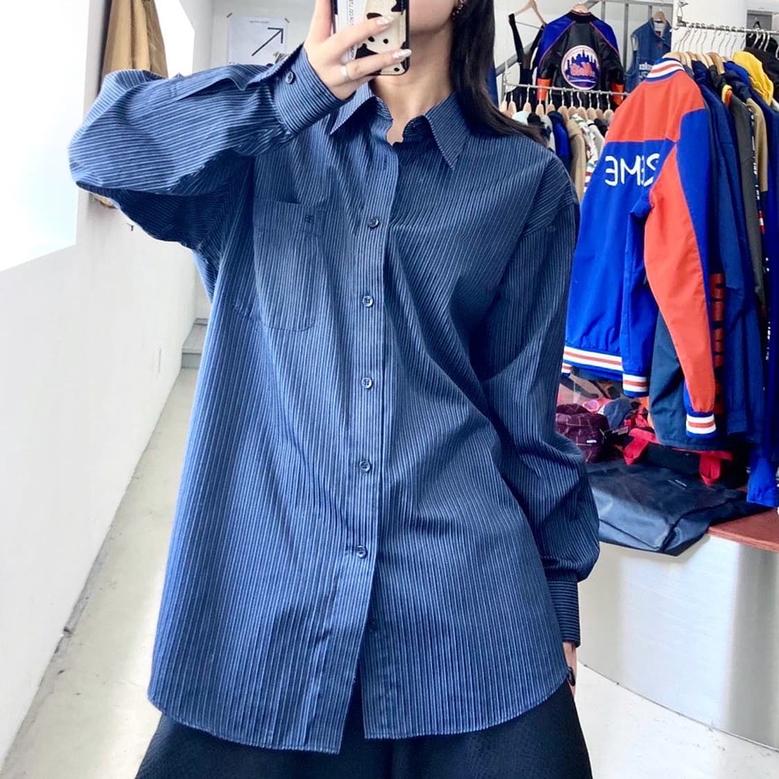 발렌시아가 BB로고 미니멀 핀 스트라이프 셔츠 상품이미지2