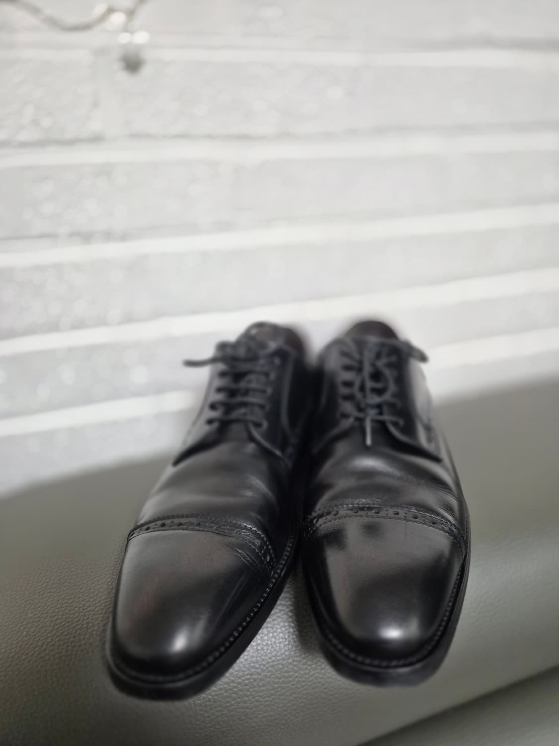 투 부트 뉴욕(To Boot New York)의 남성용 옥스포드화입니다. 상품이미지1