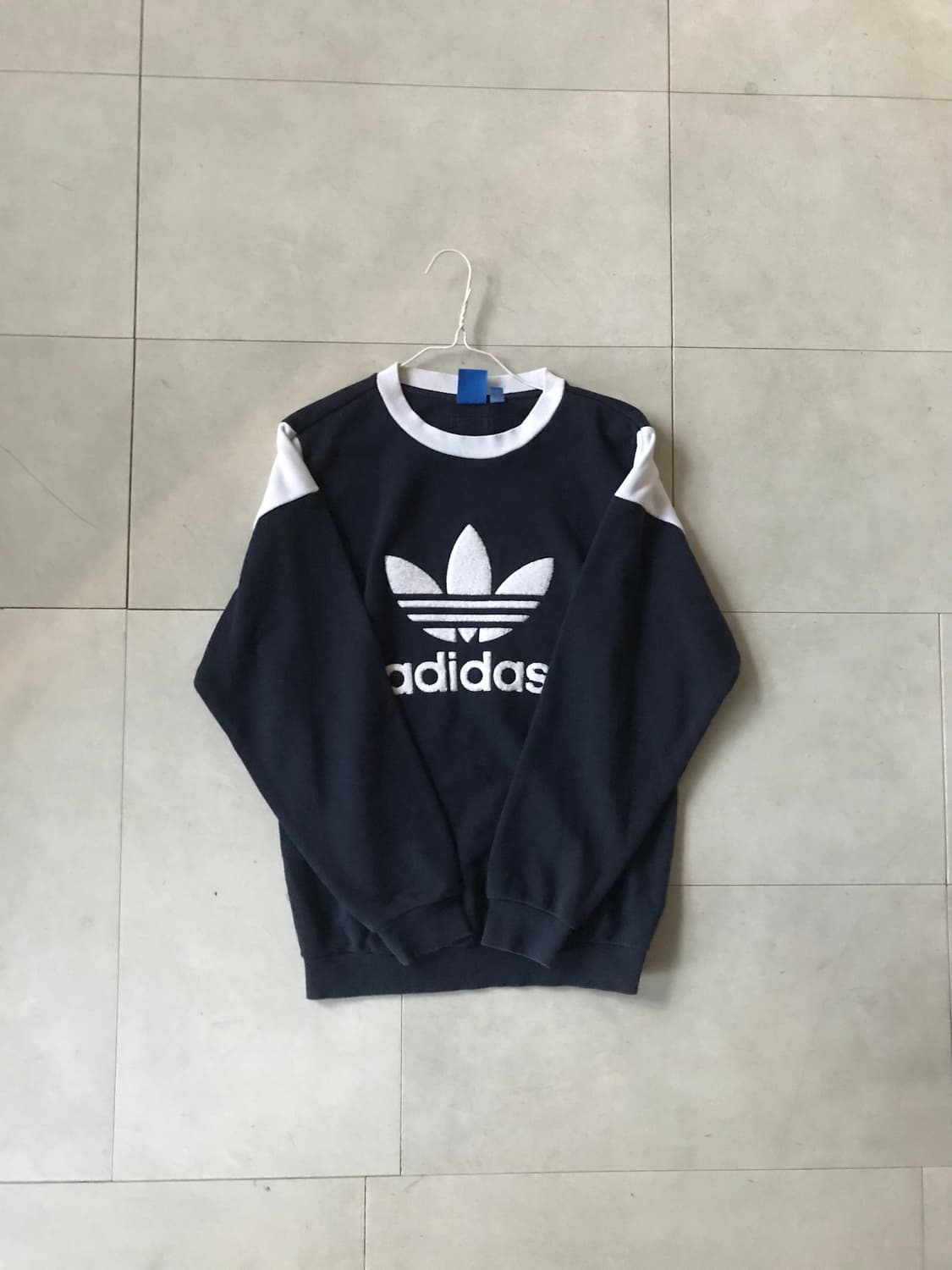 아디다스 네이비 빅로고 맨투맨 상품이미지6