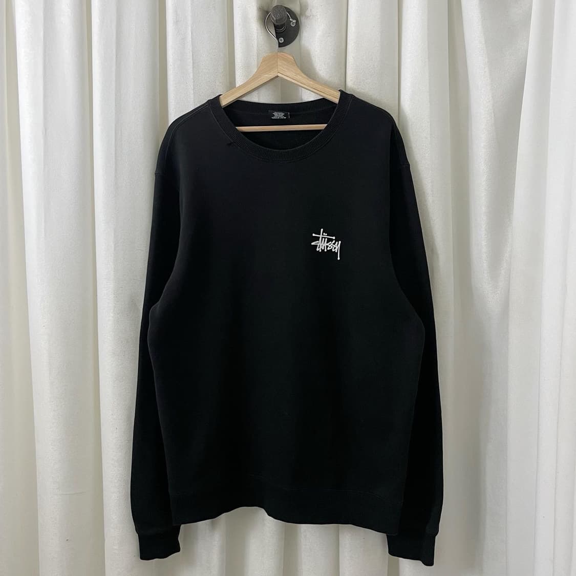 스투시 블랙 백빅로고 라운드 맨투맨 상품이미지5