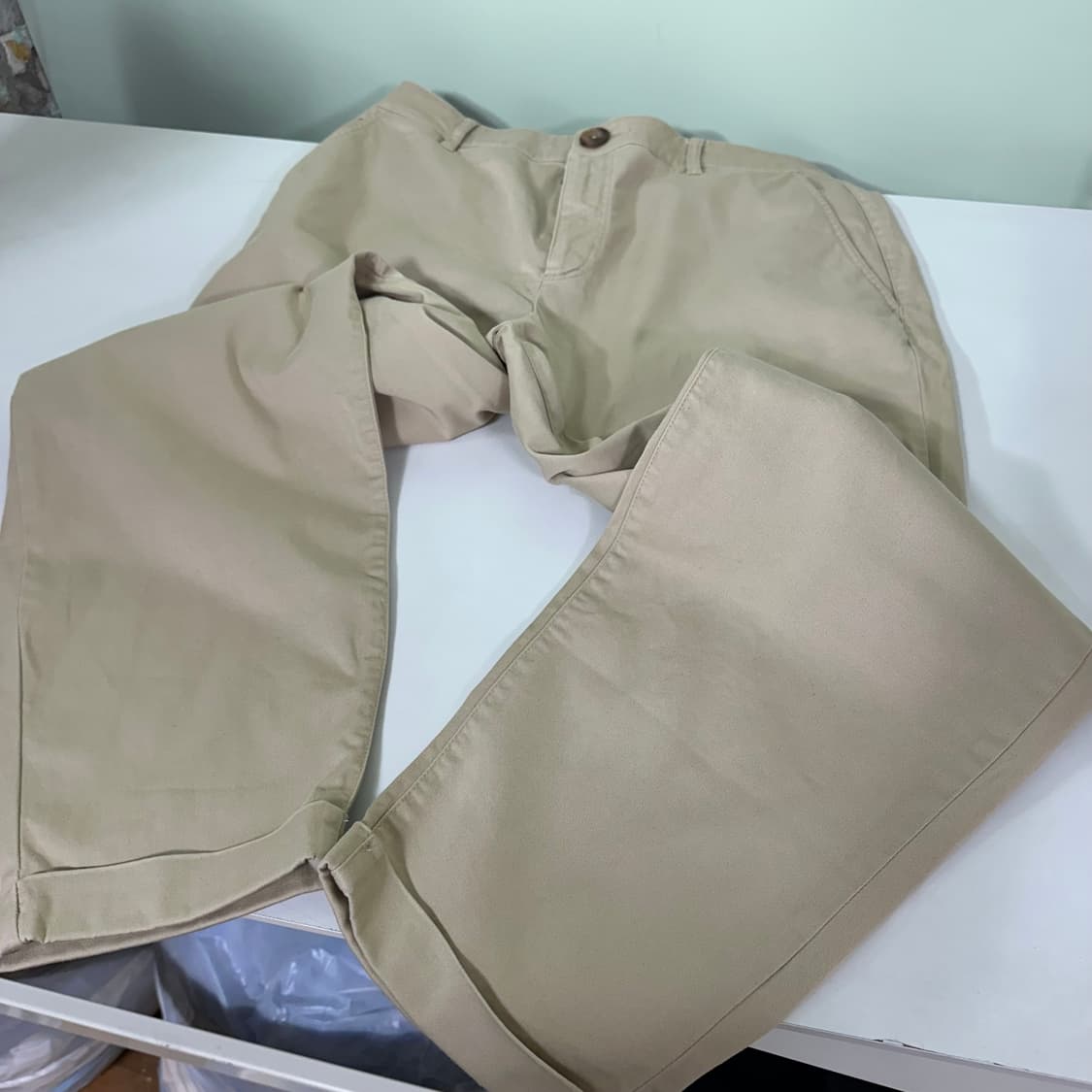 30 M 자라맨 라이트베이지 테이퍼드핏 10부 카보라팬츠 상품이미지4