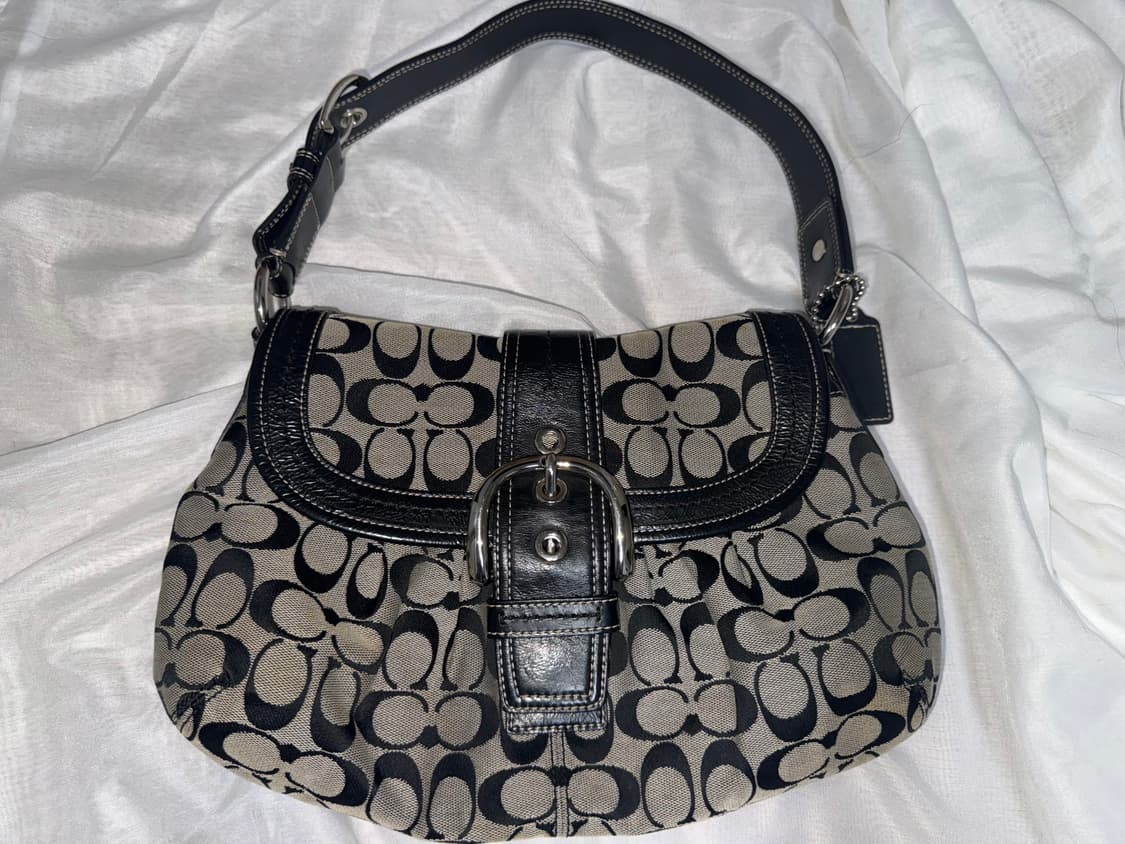 코치 버클 숄더백 블랙 상품이미지3