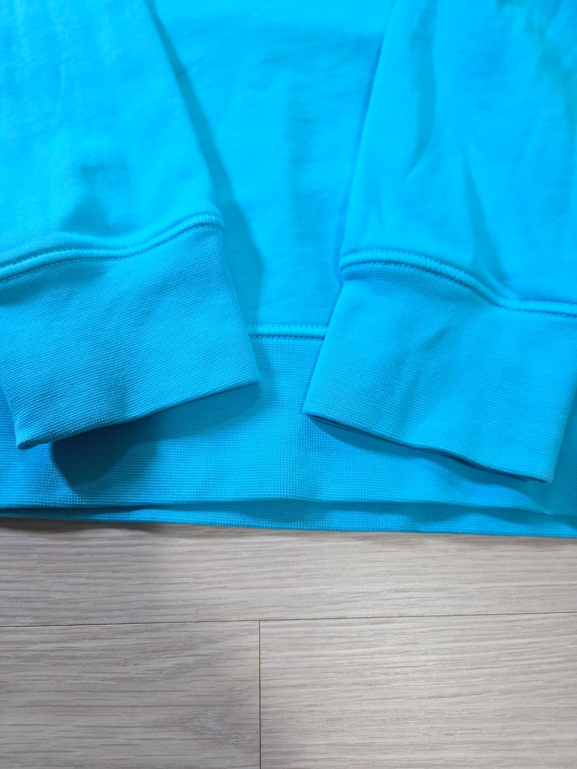 [2회착용] 스톤아일랜드 코튼 맨투맨 스카이 블루 상품이미지7