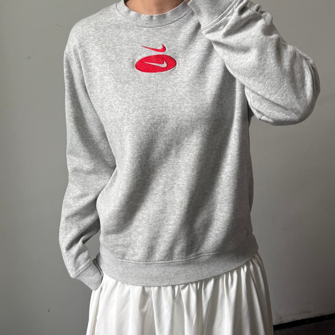 [L] 나이키 그레이 레드로고 맨투맨 상품이미지2
