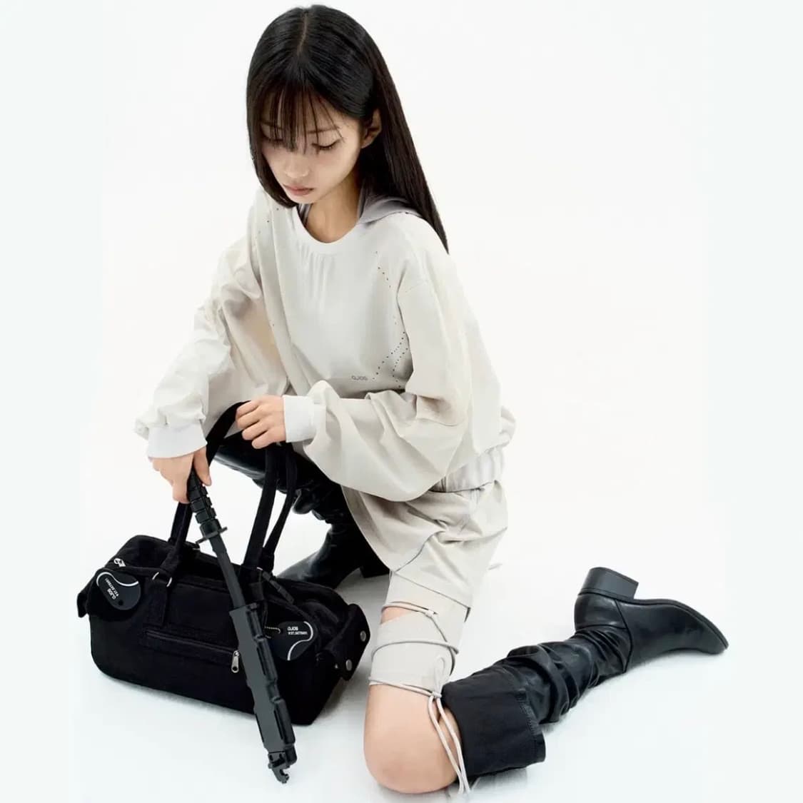 오호스 키링 바게트 백 블랙 상품이미지3