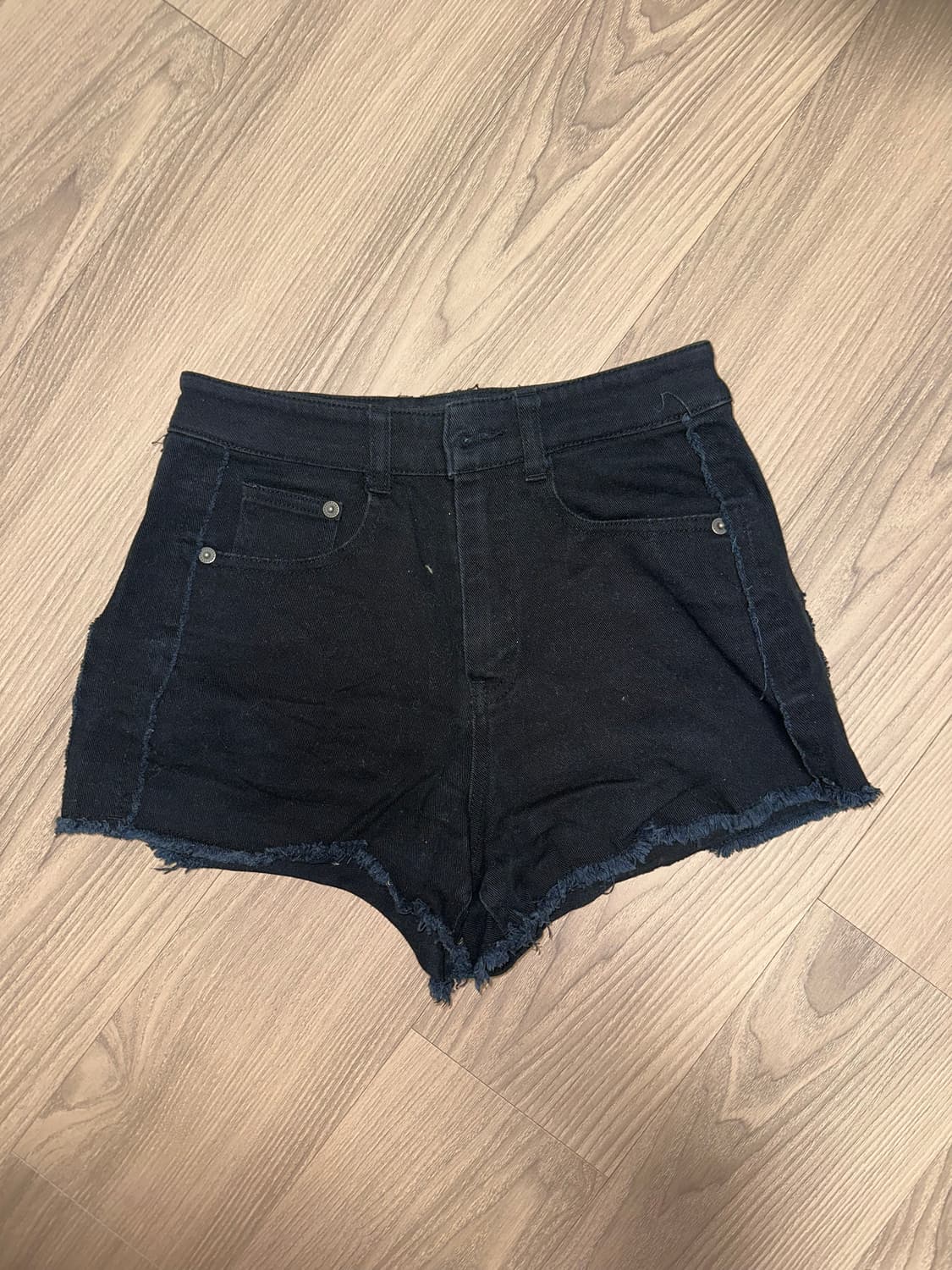 하이웨이스트 A자핏 블랙데님 반바지 핏예쁨 상품이미지1