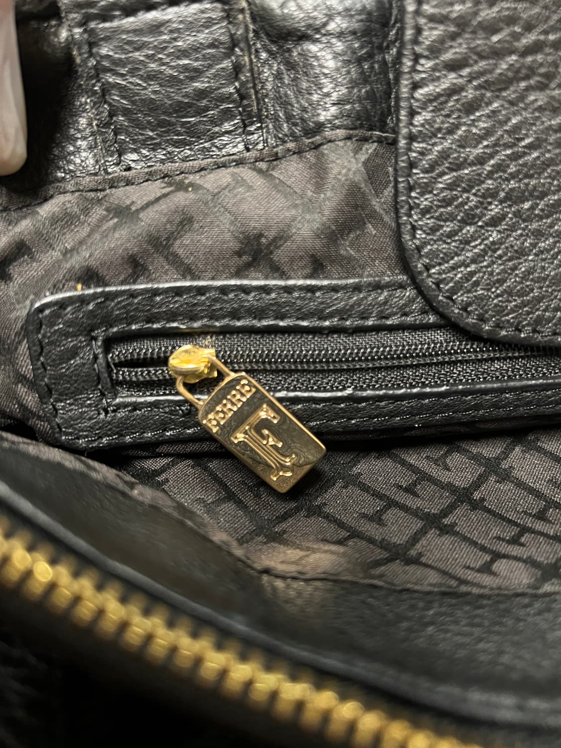 GIANFRANCO FERRE 지안프랑코 페레 블랙골드 레더 토트백 상품이미지7