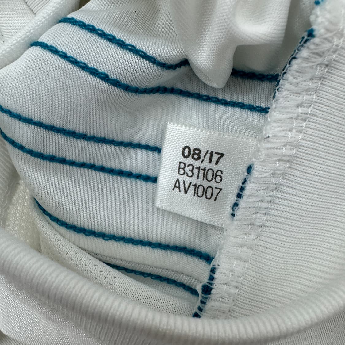 M 아디다스 레알마드리드 17-18시즌 홈 유니폼 (모드리치) 상품이미지10