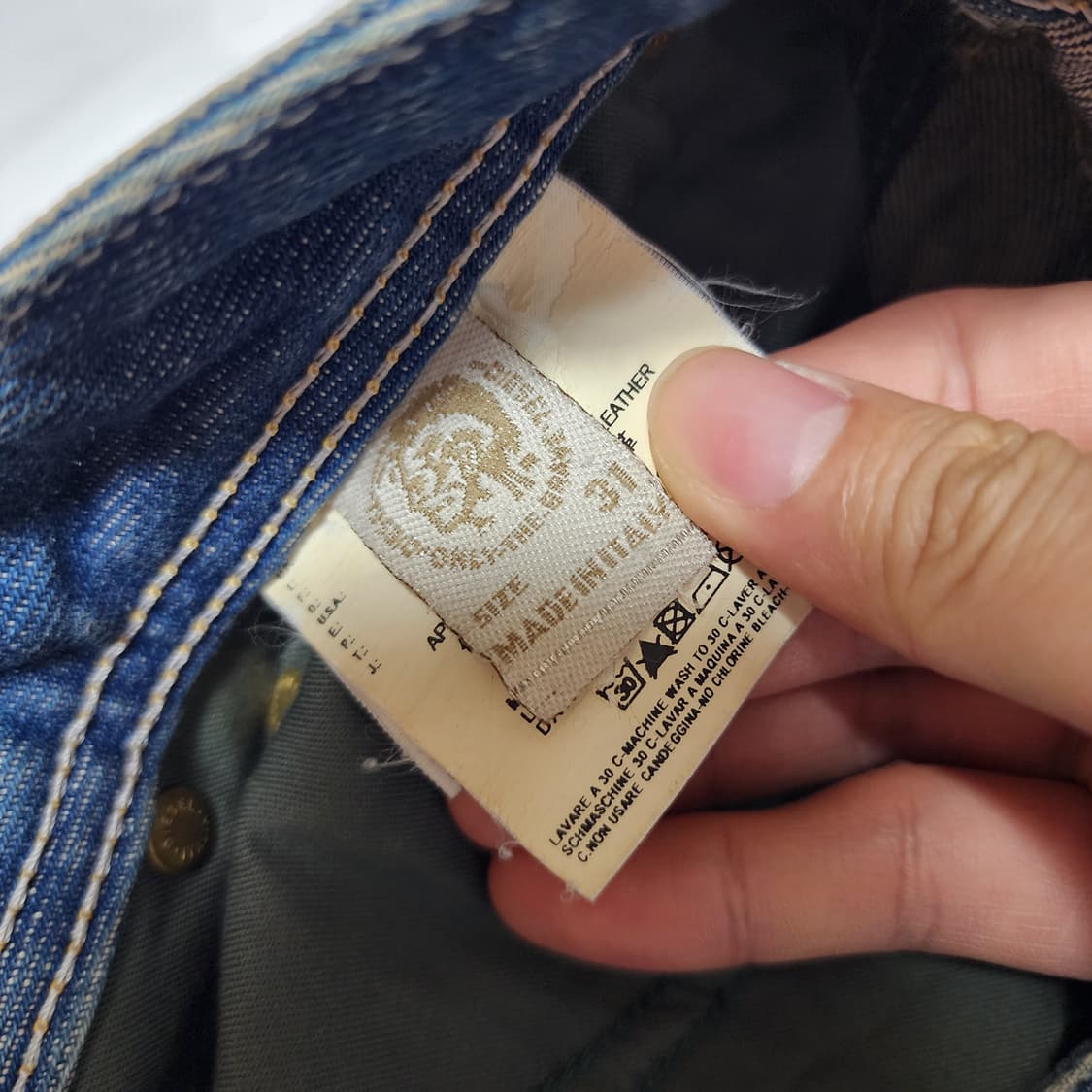 디젤 자티니 디스트로이드 워싱 데님팬츠 상품이미지9