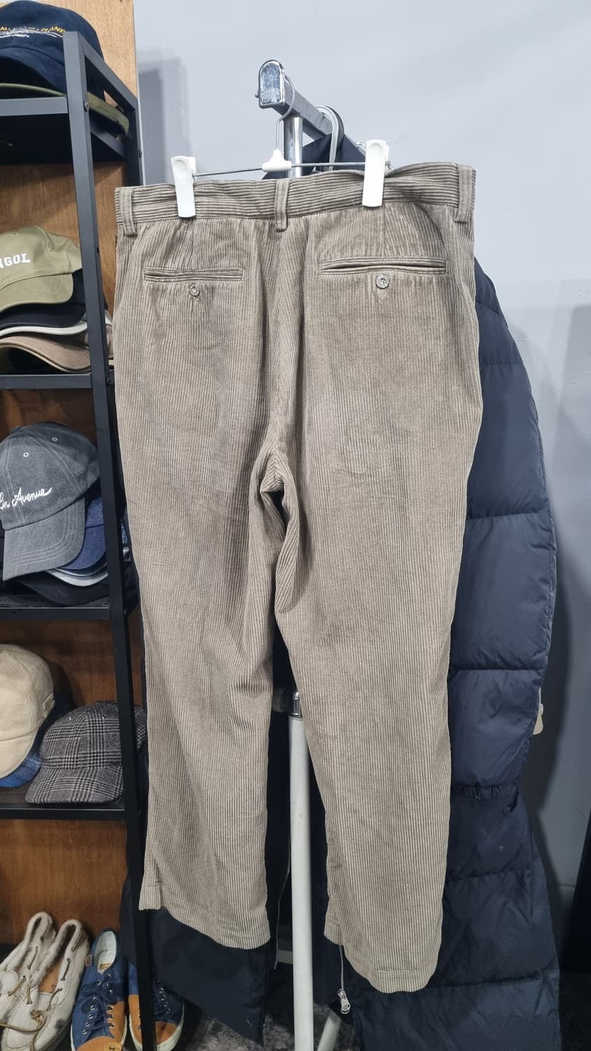 카키스 투턱 골덴바지 허리단면43(33) 총장102 상태10/8 상품이미지2