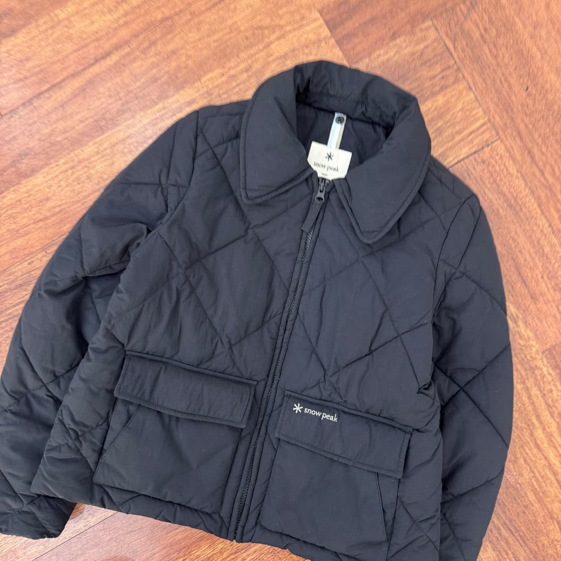 여성용 S 스노우피크 어패럴 블랙 퀼팅 패딩 자켓  상품이미지3