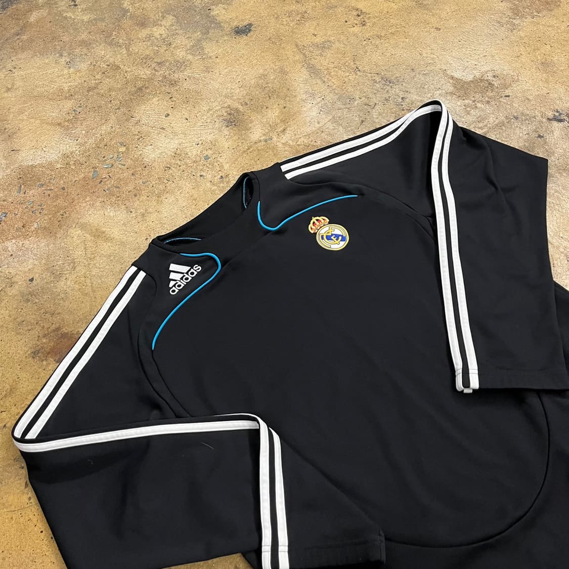 아디다스 레알 마드리드 블랙 긴팔티셔츠 105 상품이미지1