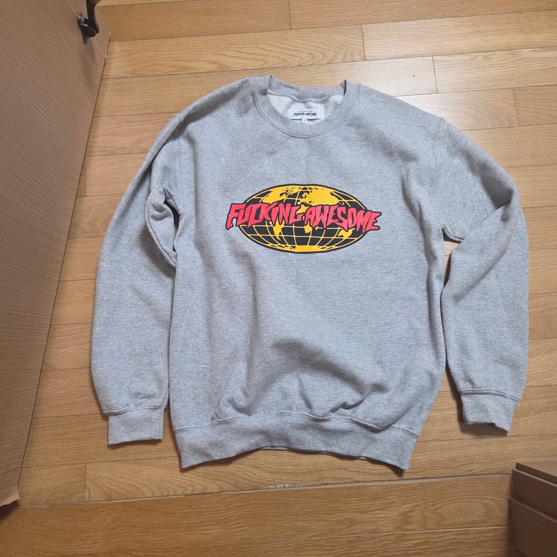 퍼킹어썸 맨투맨 상품이미지2