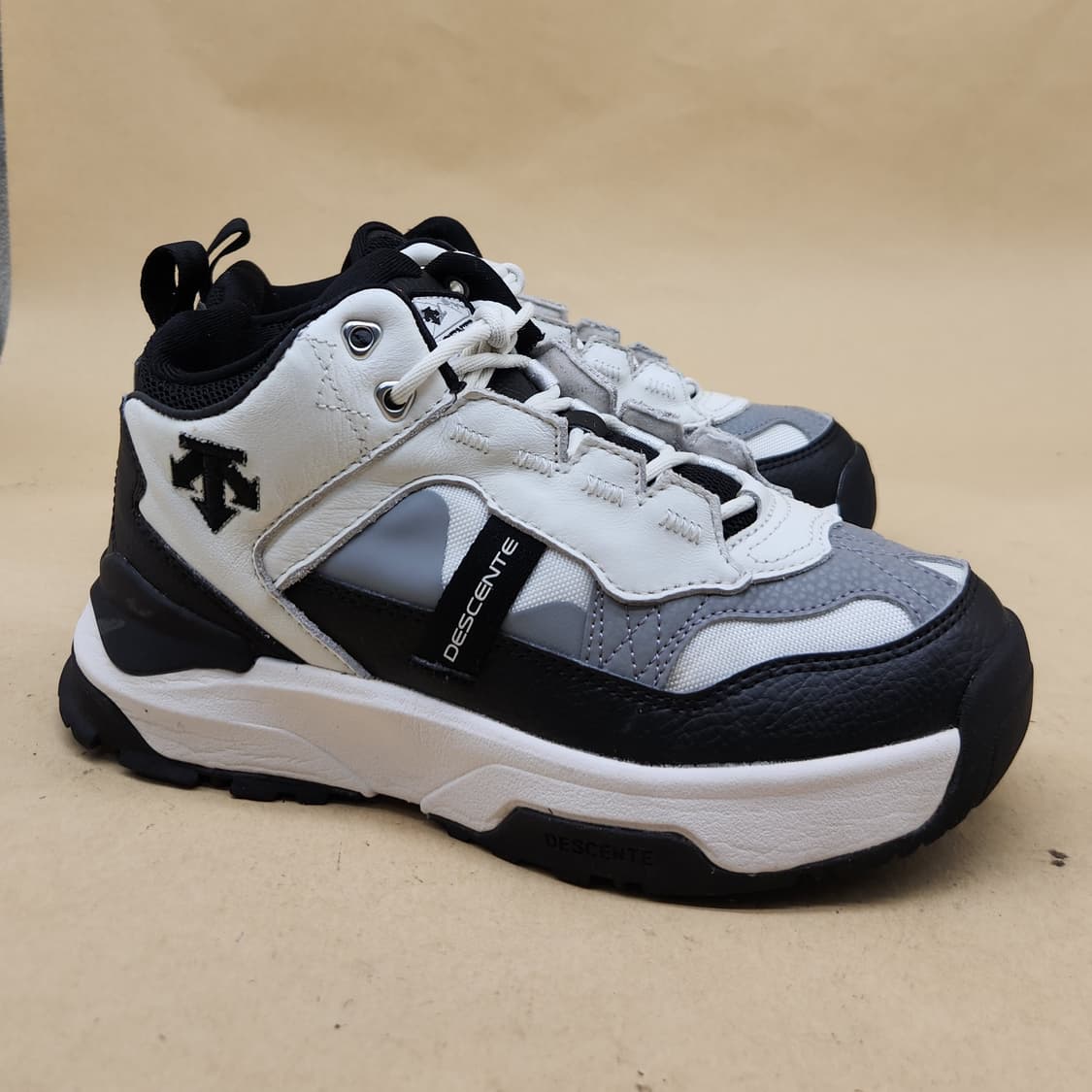 데상트 몬타나 럭스 여성미드 240 상품이미지1