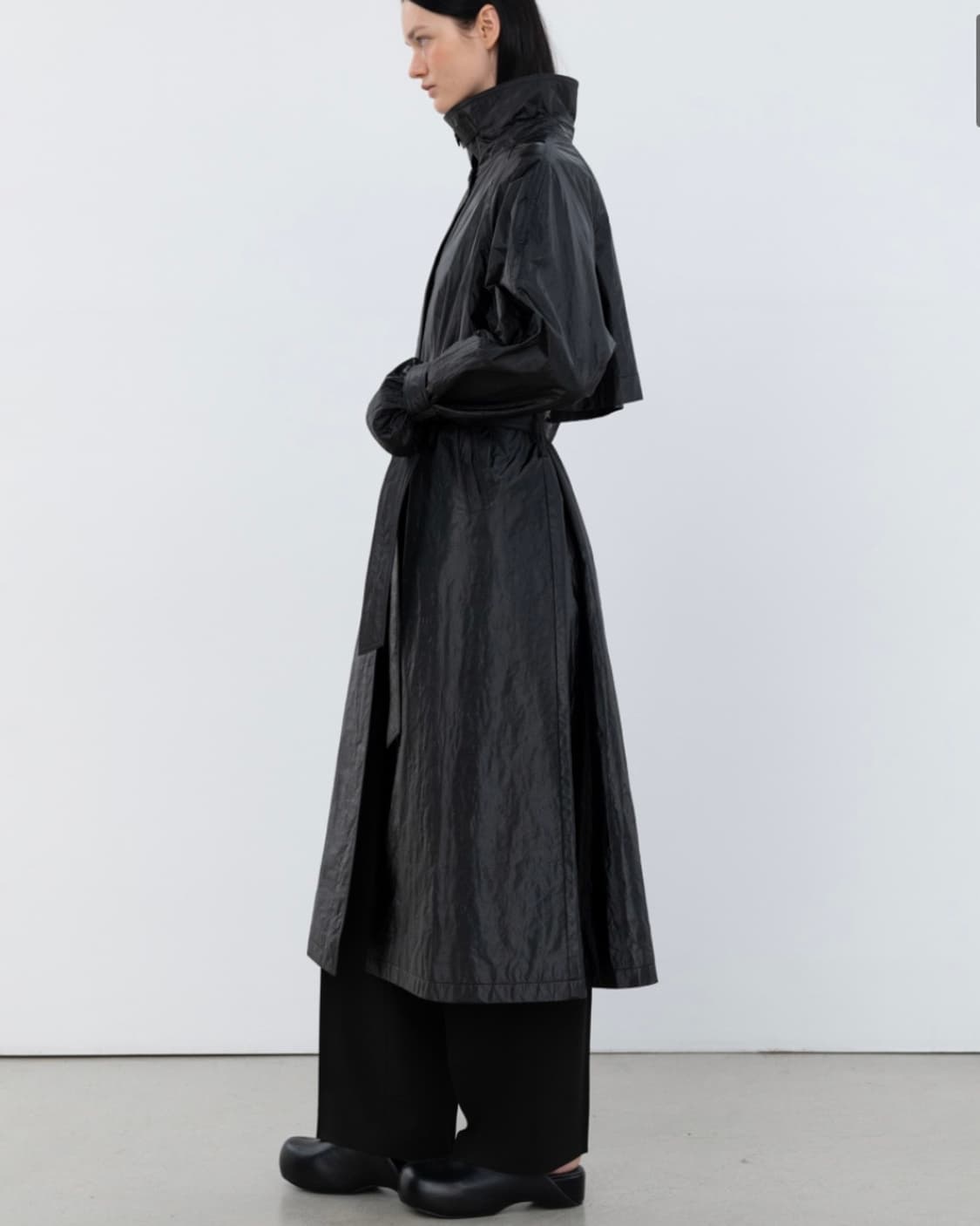 인사일런스 글로시 래글런 트렌치 코트 BLACK 상품이미지3