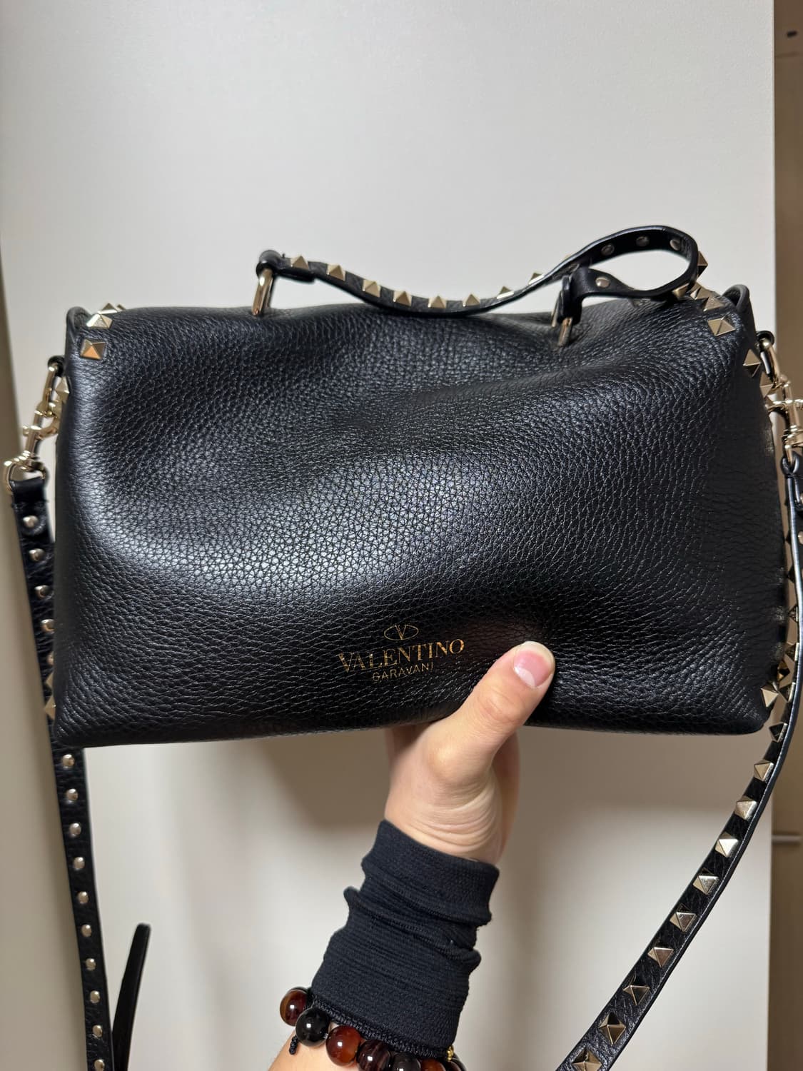 발렌티노 가라바니 락스터드 투웨이 토트백 상품이미지2