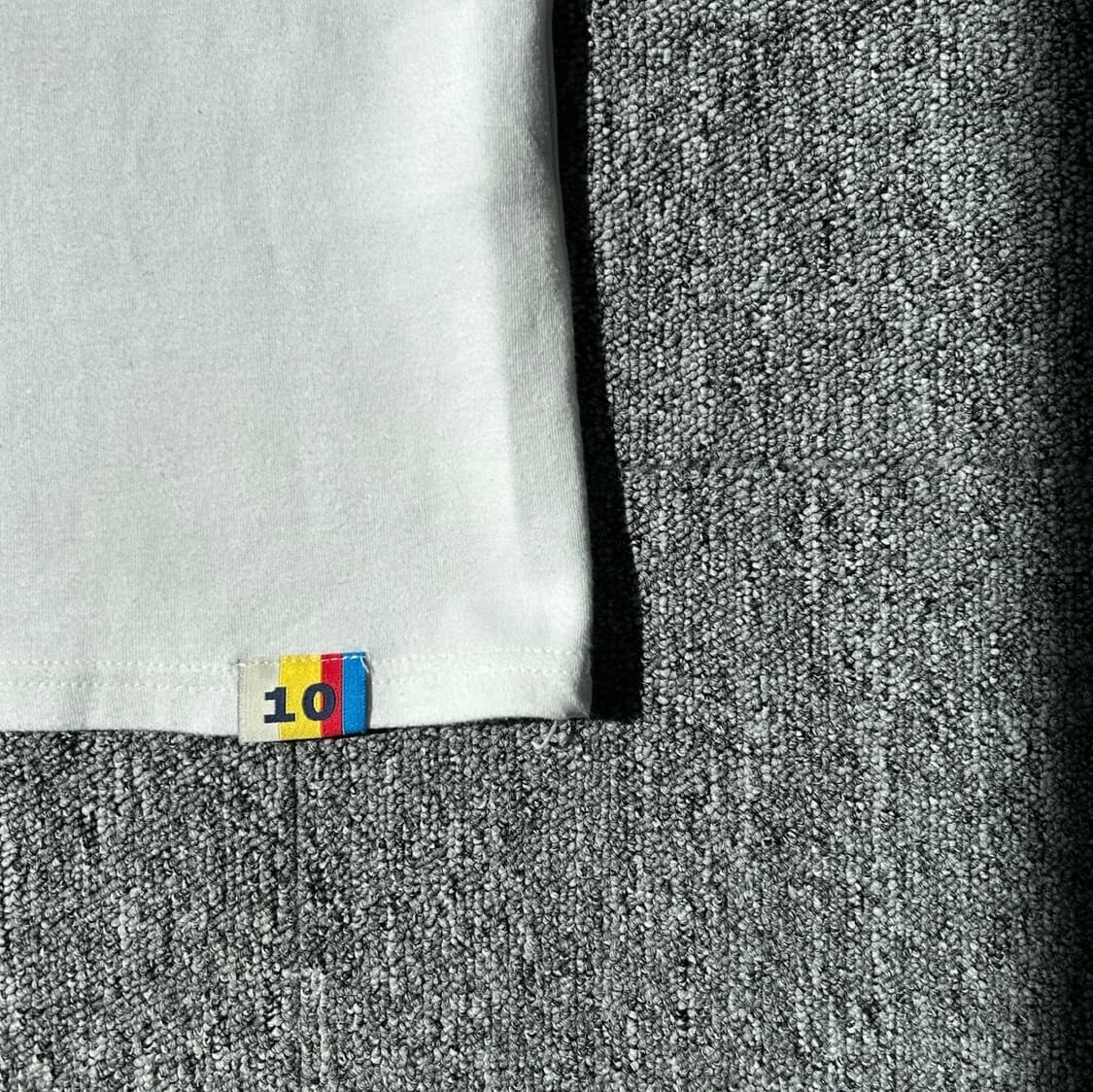 아이앱스튜디오 화이트 반팔티  상품이미지4