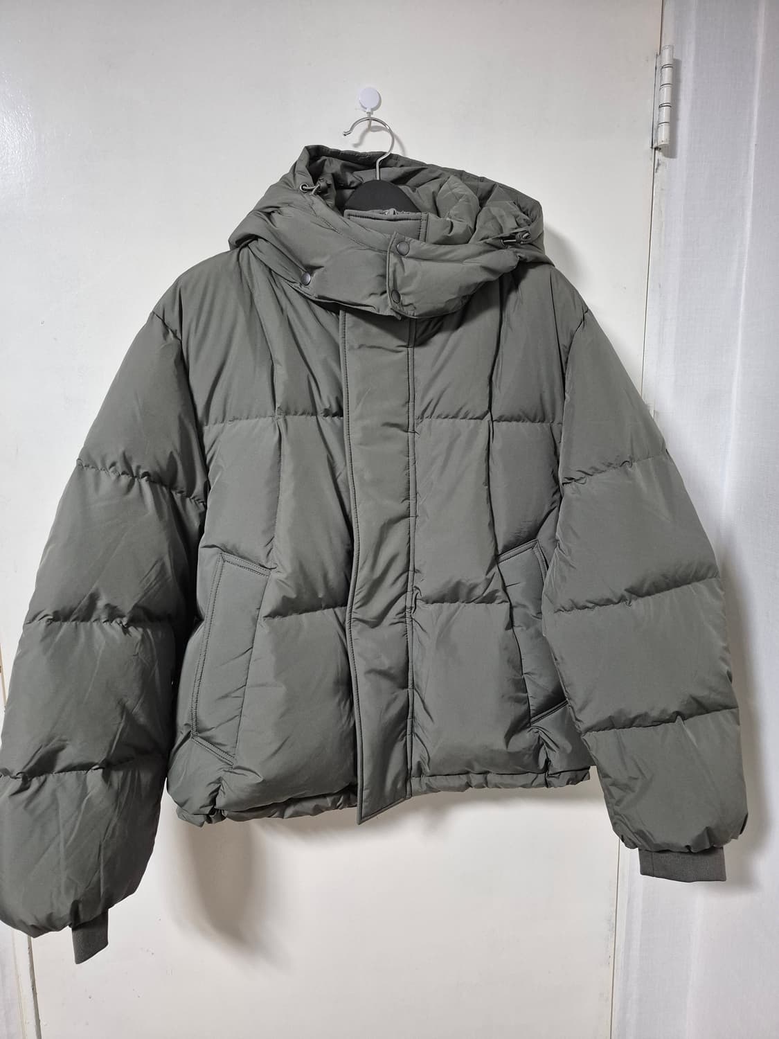 25FW 벨리에 크로스라인 후디스 구스다운 올리브 상품이미지5