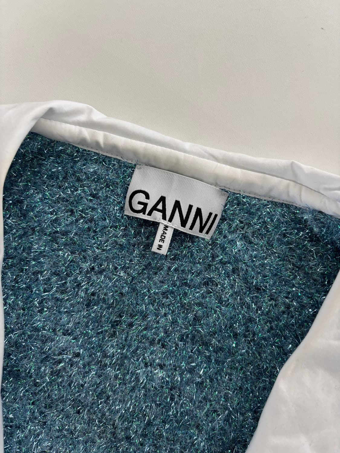 GANNI 가니 블루 스파클 쥬얼 버튼 크롭 가디건 상품이미지5