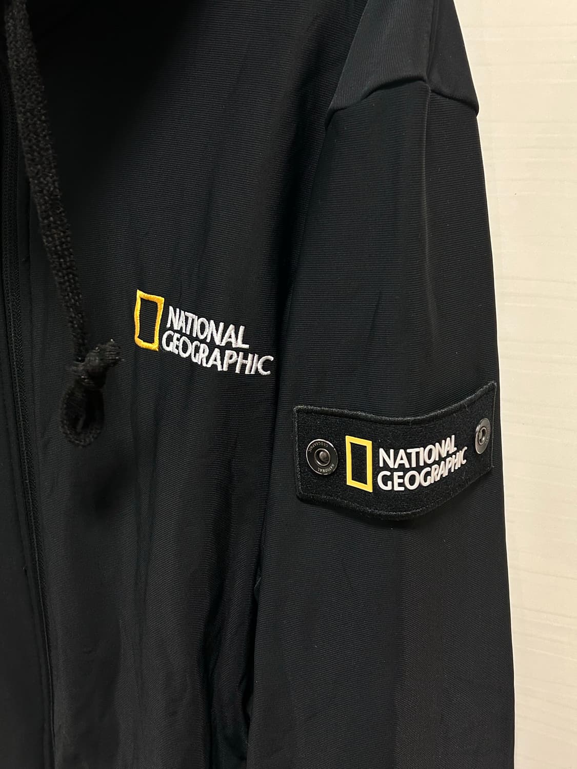 내셔널지오그래픽 블랙 후드 집업 XL 상품이미지3
