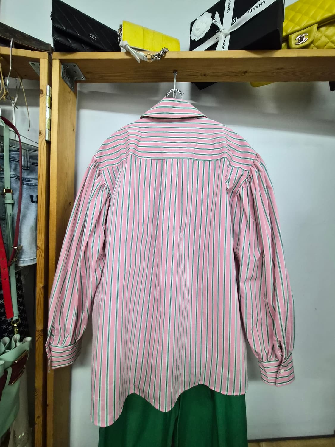 벌룬 스트라이프 셔츠. 2.코스 그린 핀턱 세미배기팬츠 상품이미지5