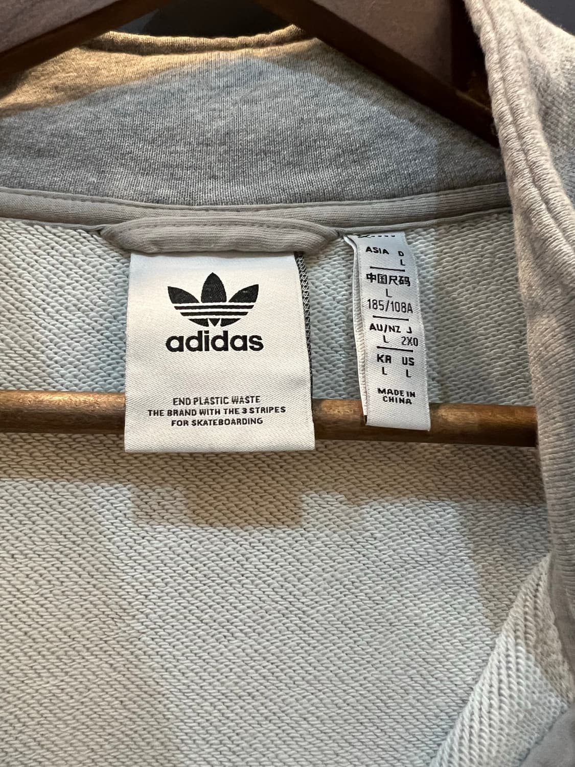 아디다스 스케이트보딩 트랙탑 상품이미지3