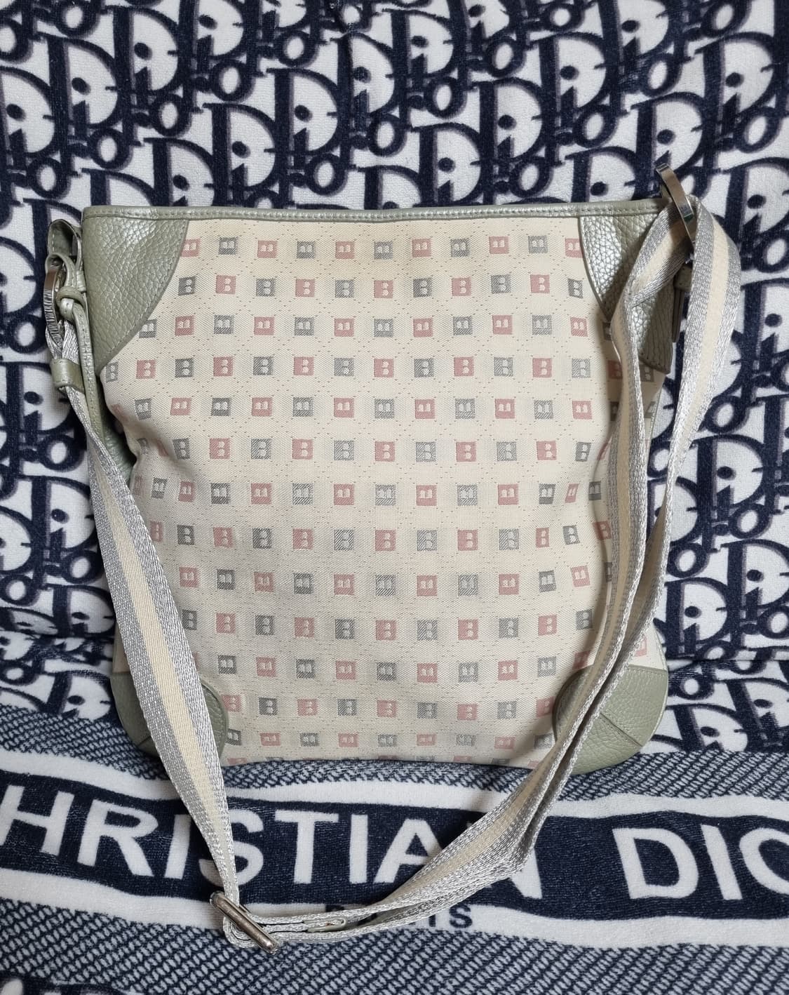 정품) 발리 크로스백  상품이미지1