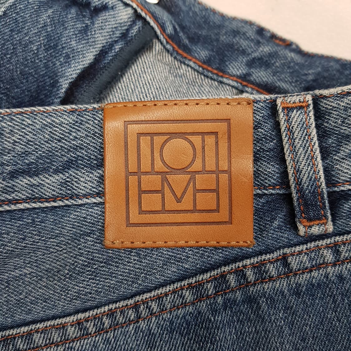 토템 TOTEME 트위스트  데님 팬츠 27사이즈 상품이미지5