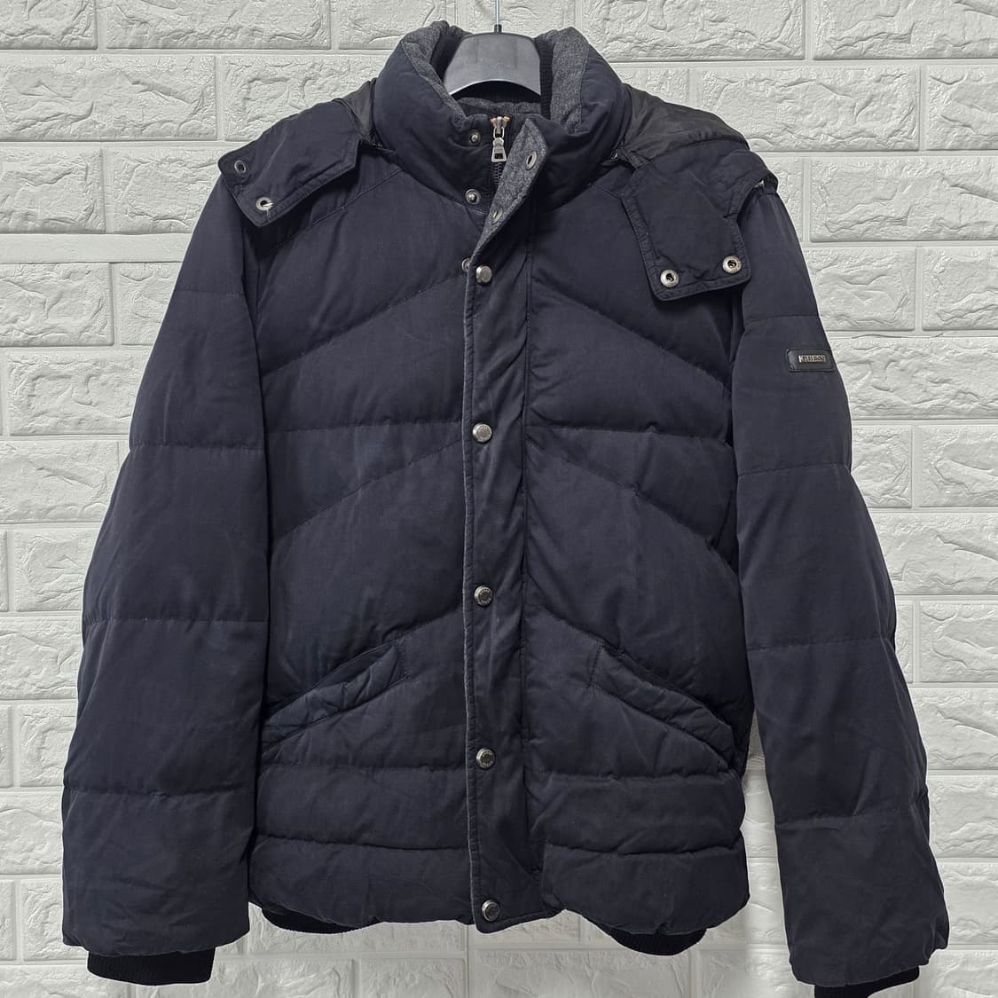 택포// 게스 남성 다운 패딩 L 상품이미지1