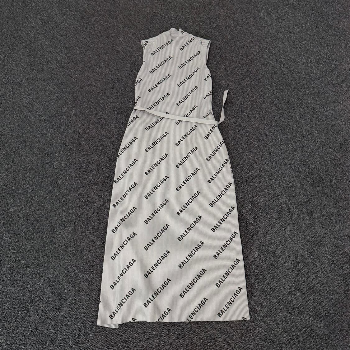 발렌시아가 로고 프린트 랩 민소매 원피스 상품이미지8