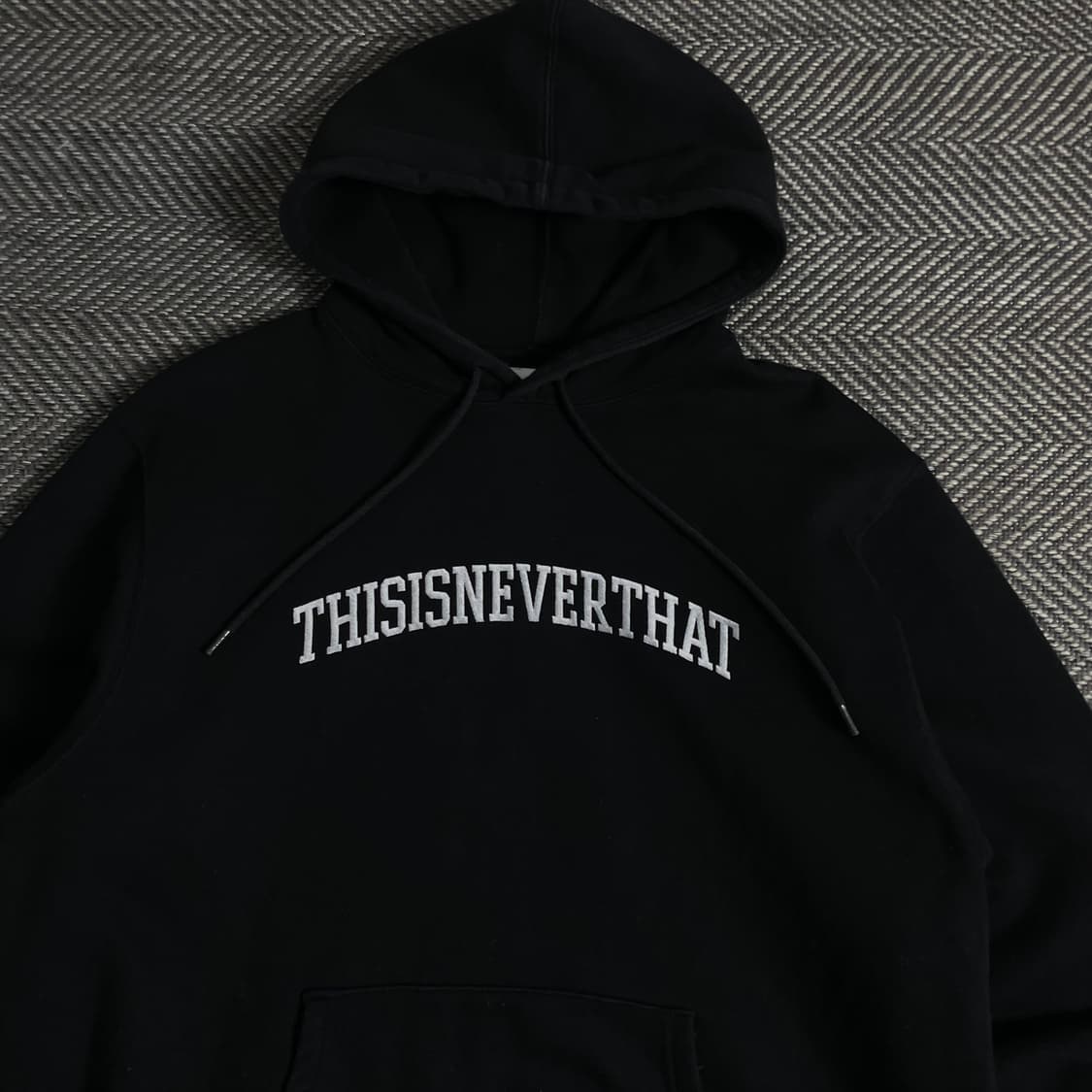 디스이즈네버댓 아치로고 박시핏 후드 티셔츠 y 3701 상품이미지5