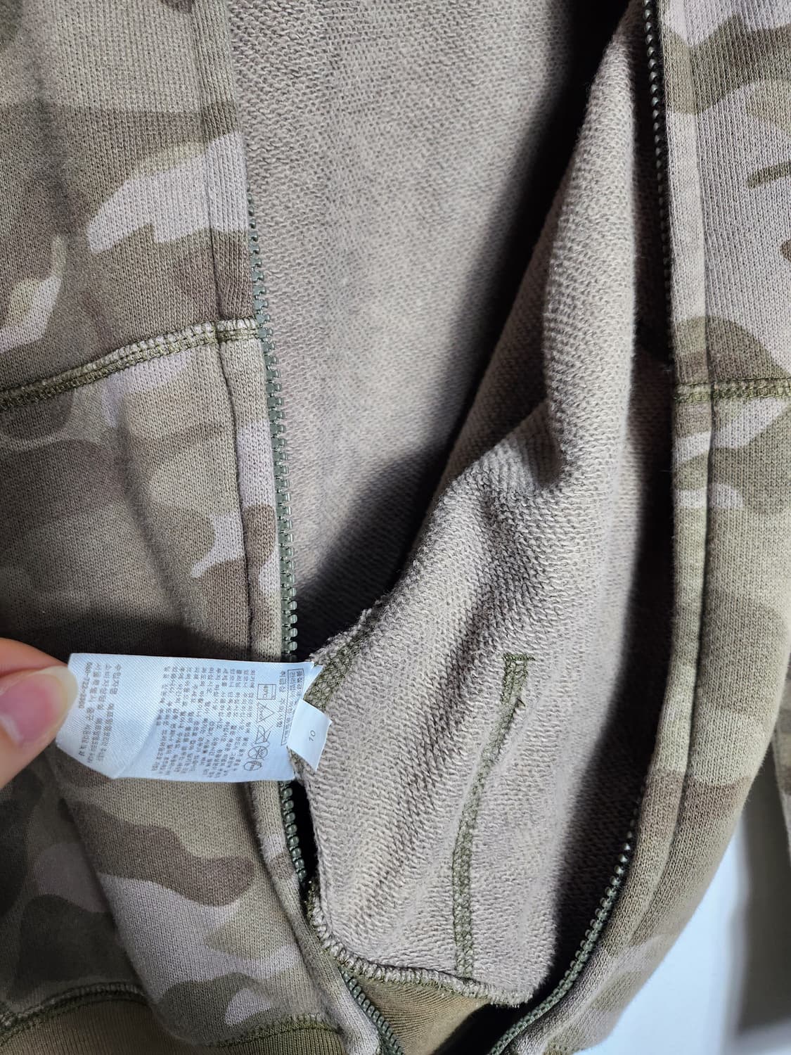 유니클로 카모 후드 집업 상품이미지4