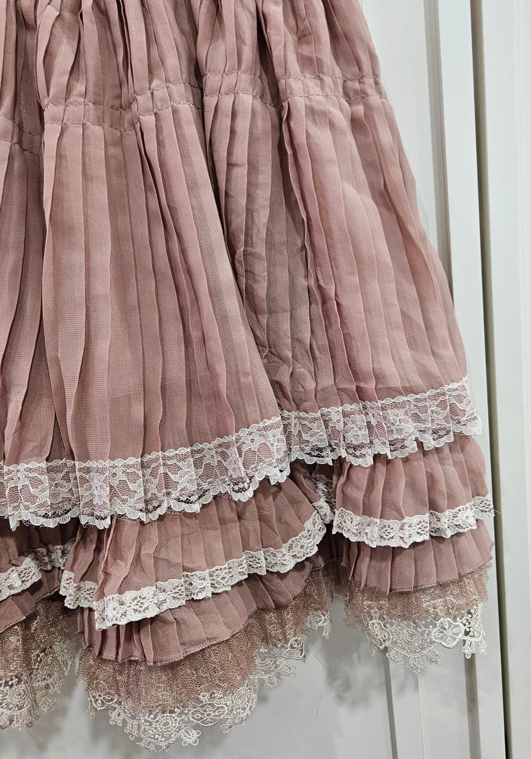 엑시즈팜(axes femme) 앤틱 로즈 플리츠 레이스 스커트 상품이미지4