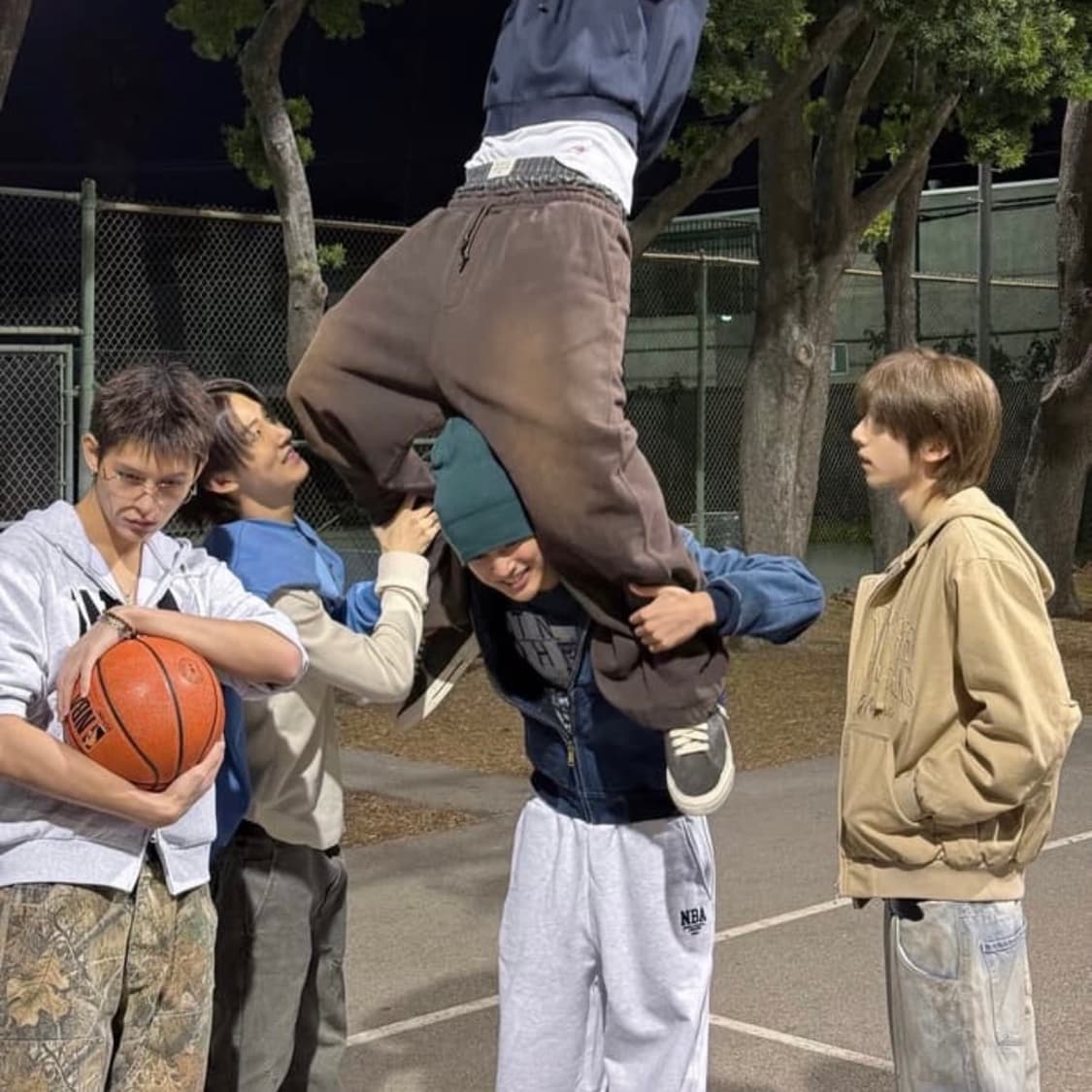 [M] NBA 에센셜 와이드 스웻팬츠 코르티스 건호 착용 새상품 상품이미지1