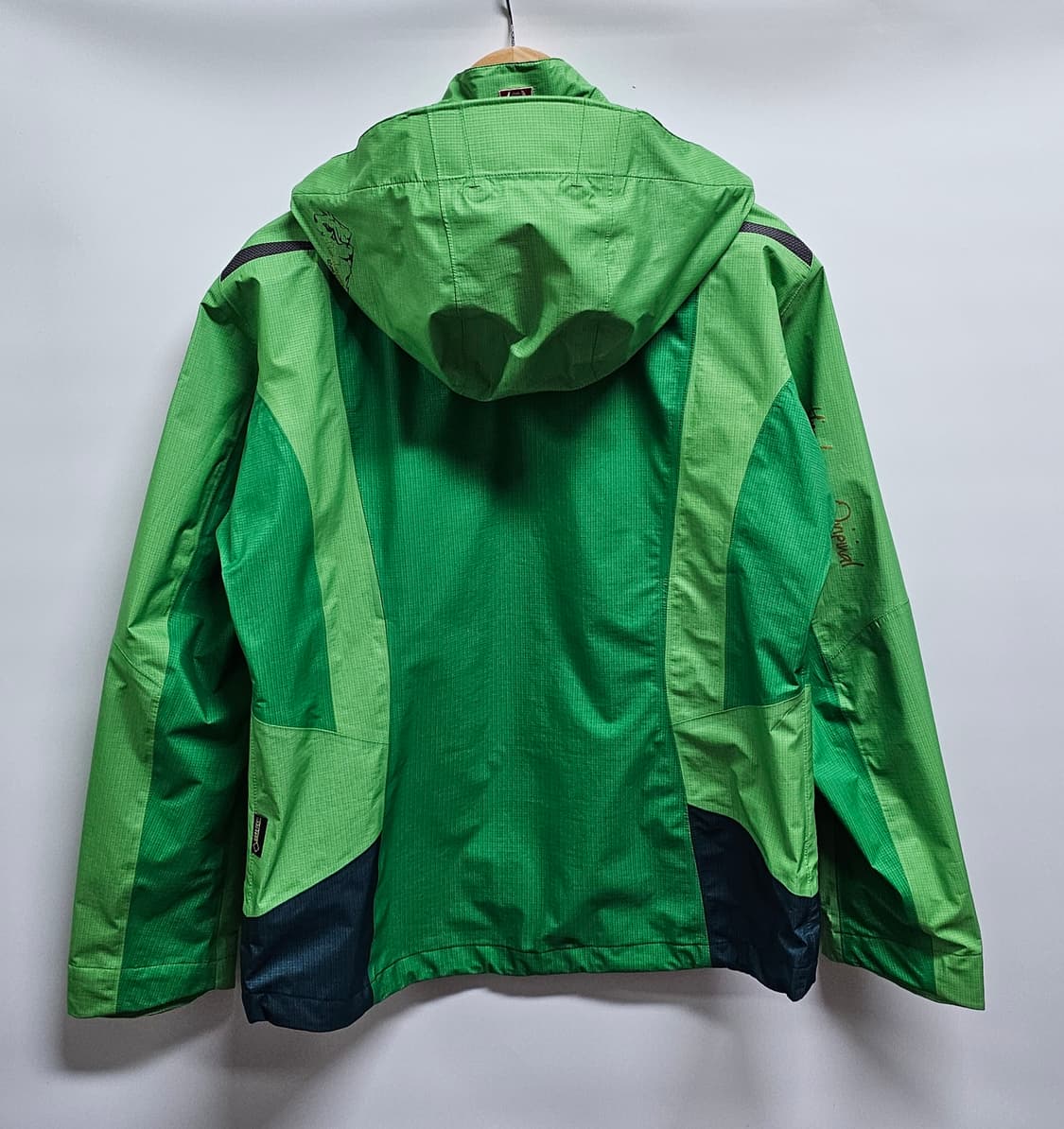 블랙야크 고어텍스 바람막이 그린 100 상품이미지2