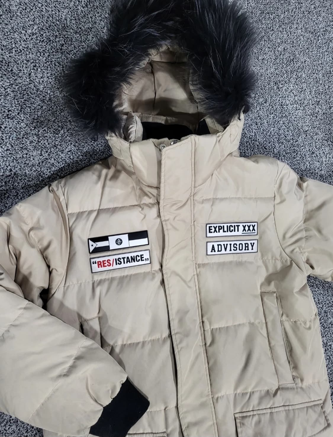 어드바이저리 패치 베이지 패딩자켓 상품이미지1