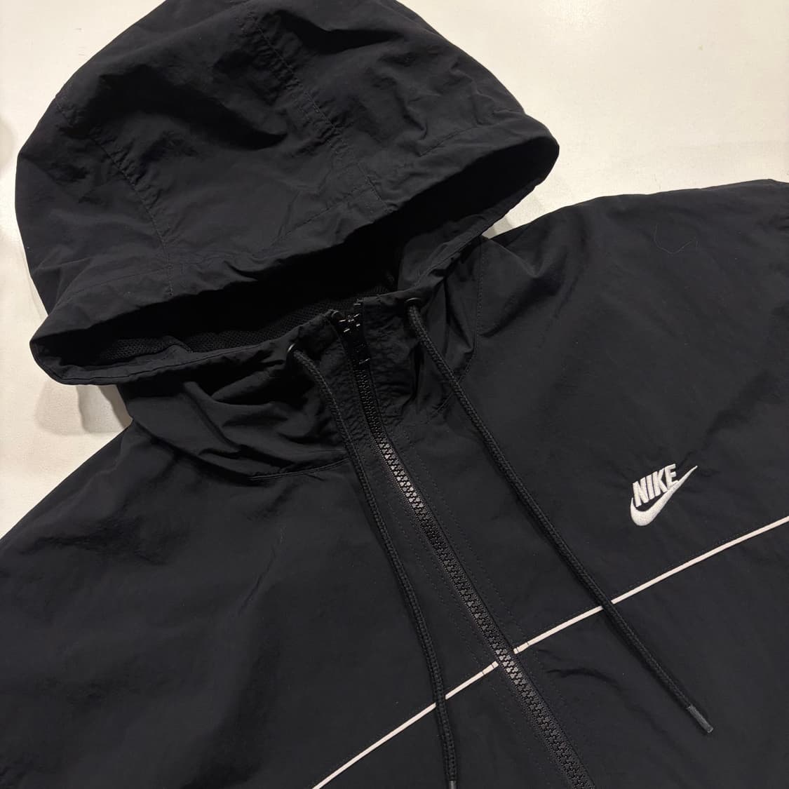 [L] 나이키 클럽 빅로고 블랙 바람막이 후드집업 D407 상품이미지3