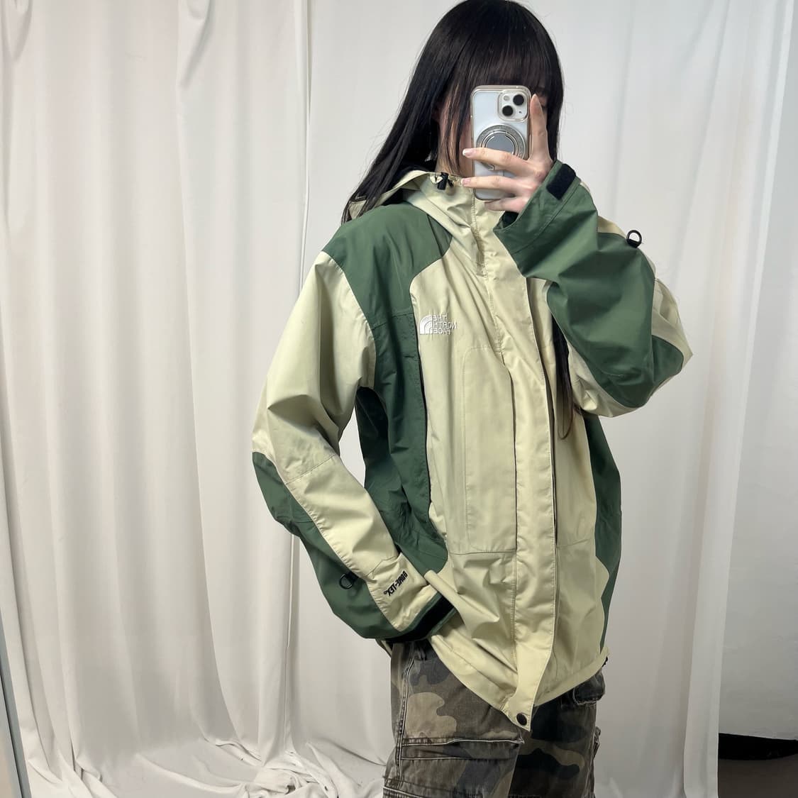 The North Face Gore-Tex Windbreaker 상품이미지2