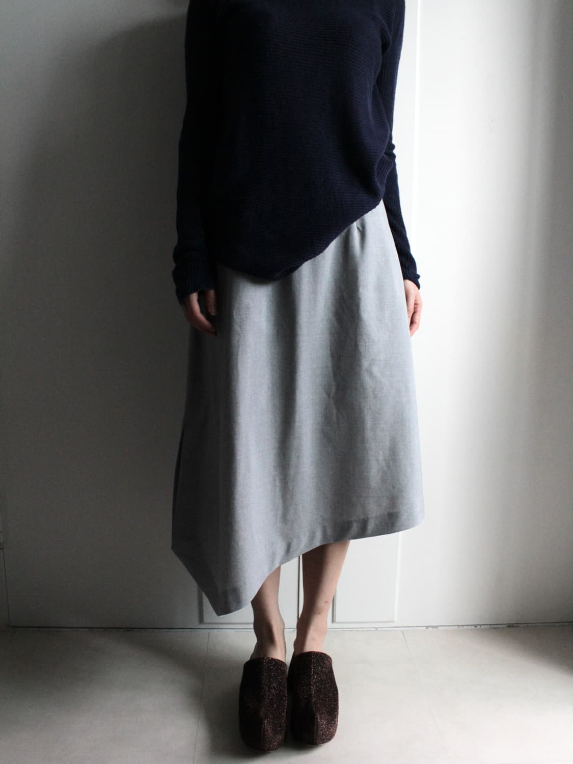 Hyke Gray asymmetry skirt 상품이미지6