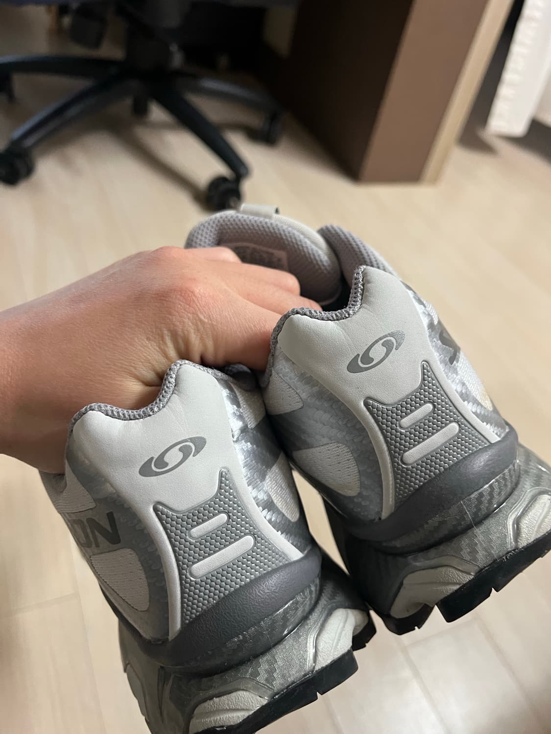 살로몬 XT-4 OG 샤크스킨 상품이미지4