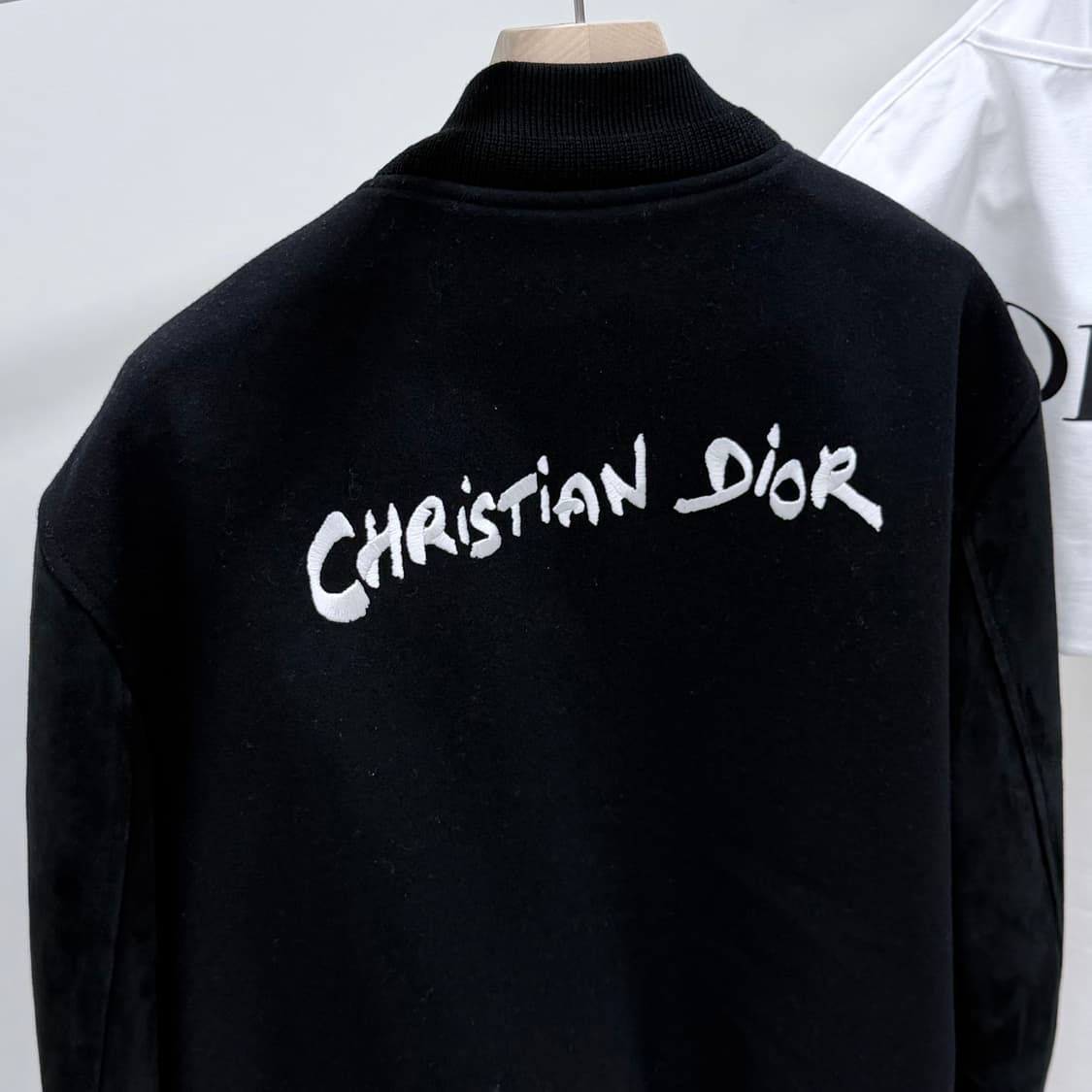 [S+급/50] 24FW 디올 태그 바시티 봄버 자켓 블랙 상품이미지6