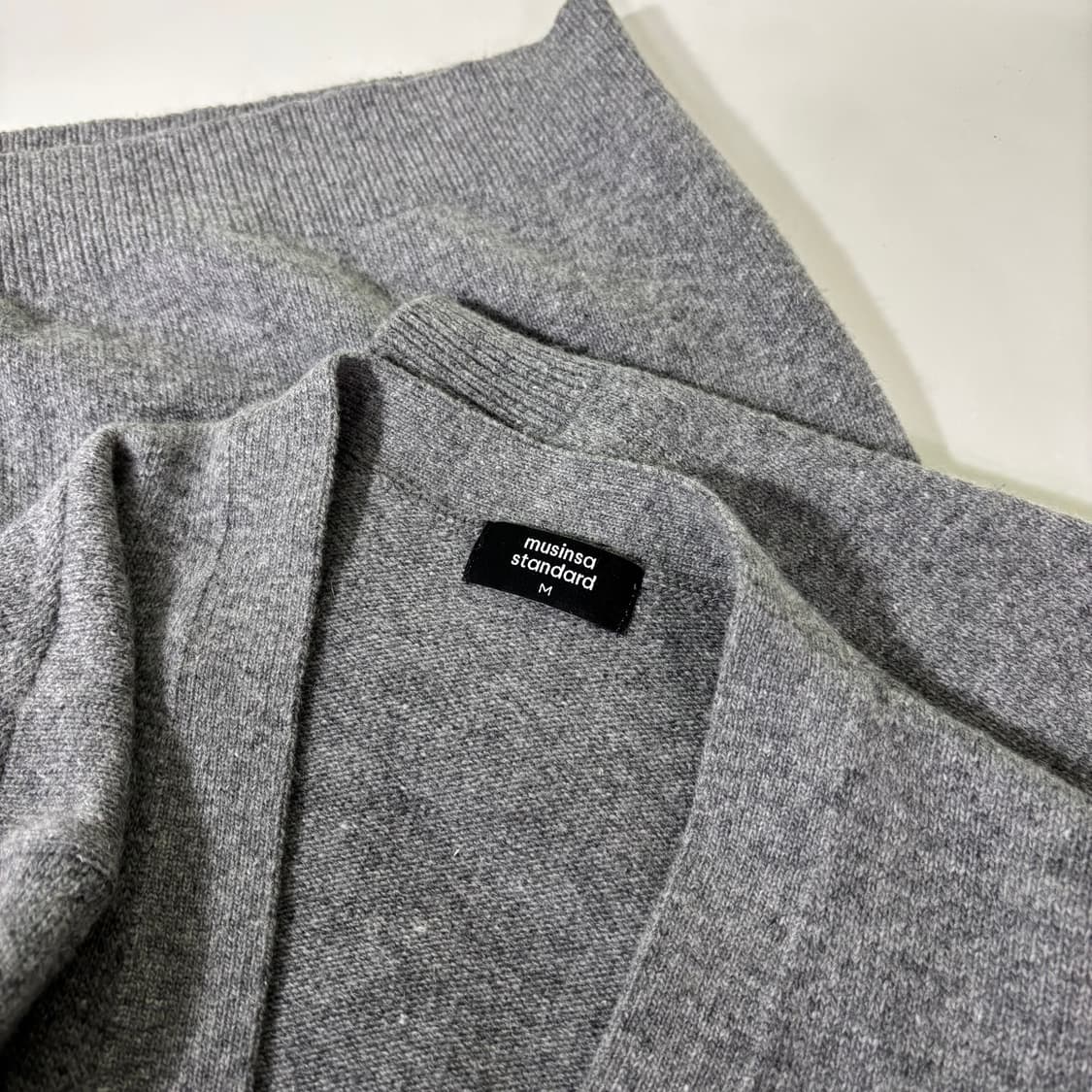 M 무신사스탠다드 무탠다드 그레이 캐시미어혼방 가디건 상품이미지4