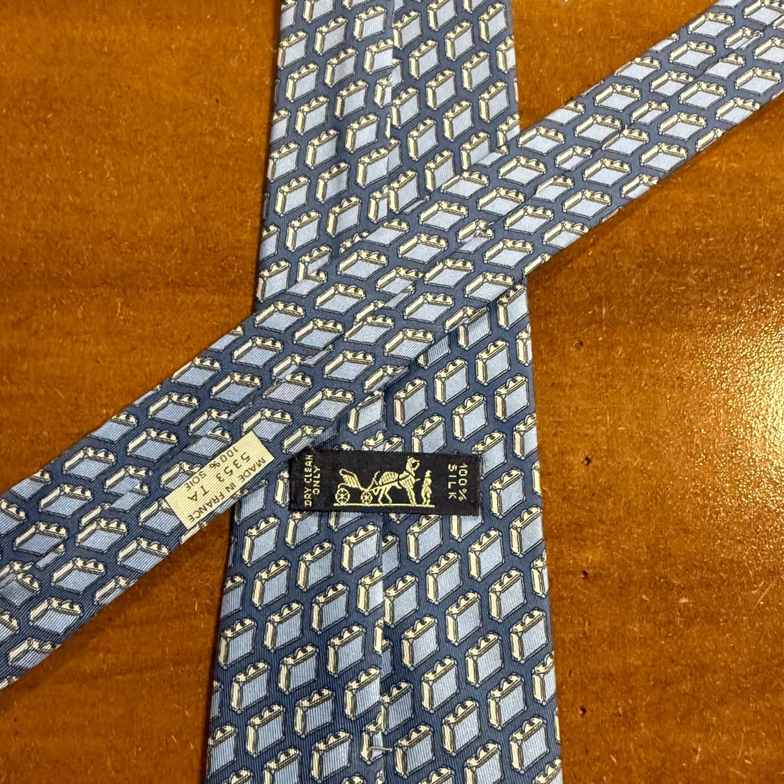 에르메스 HERMES 블루 수트케이스 패턴 실크 넥타이 상품이미지2