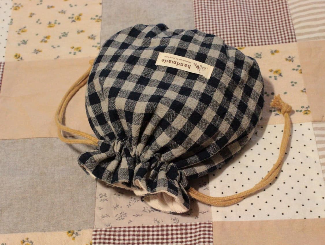 핸드메이드 네이비체크 셔링 스트링 파우치 상품이미지6