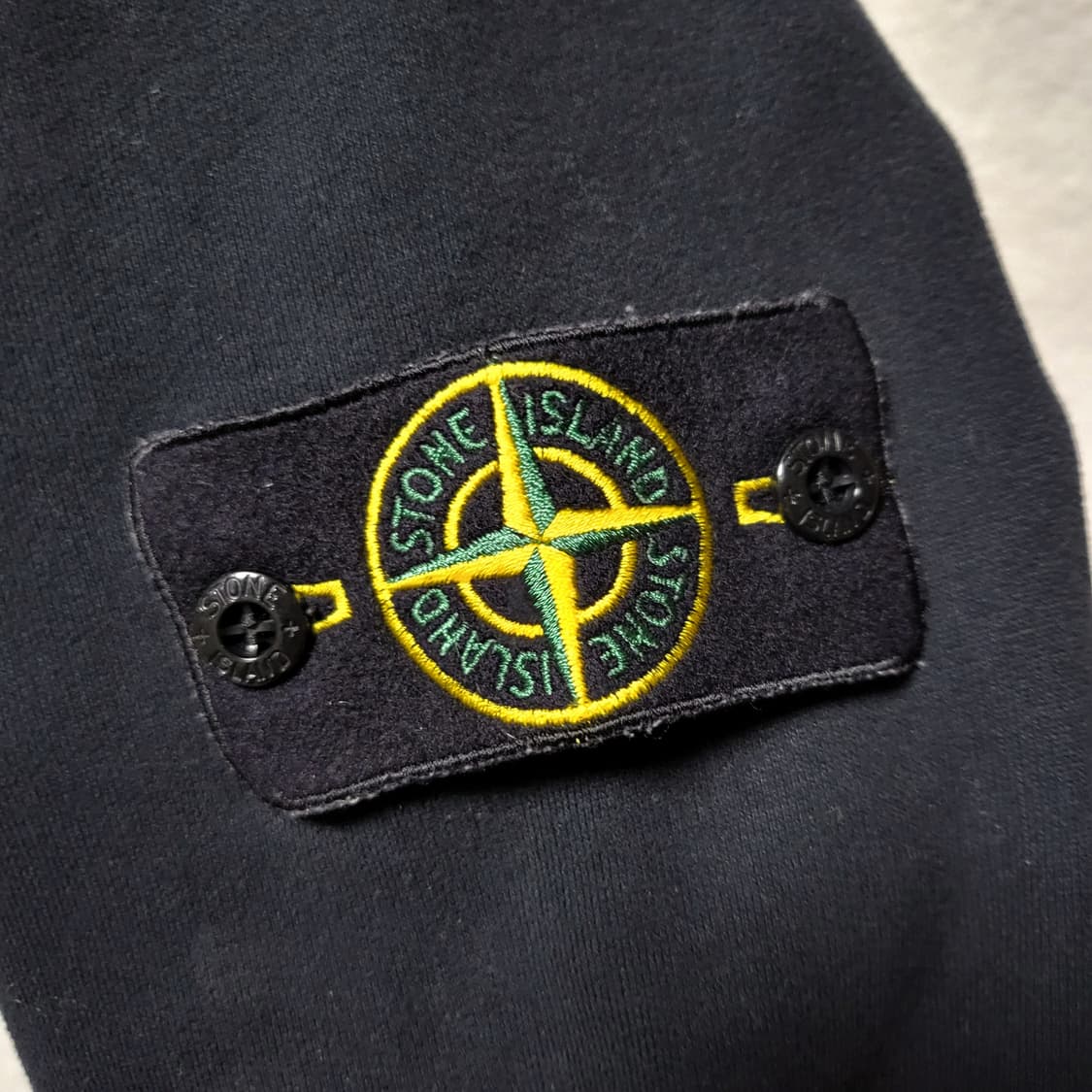 [정품] L / 21FW 스톤아일랜드 맨투맨 블랙 상품이미지3