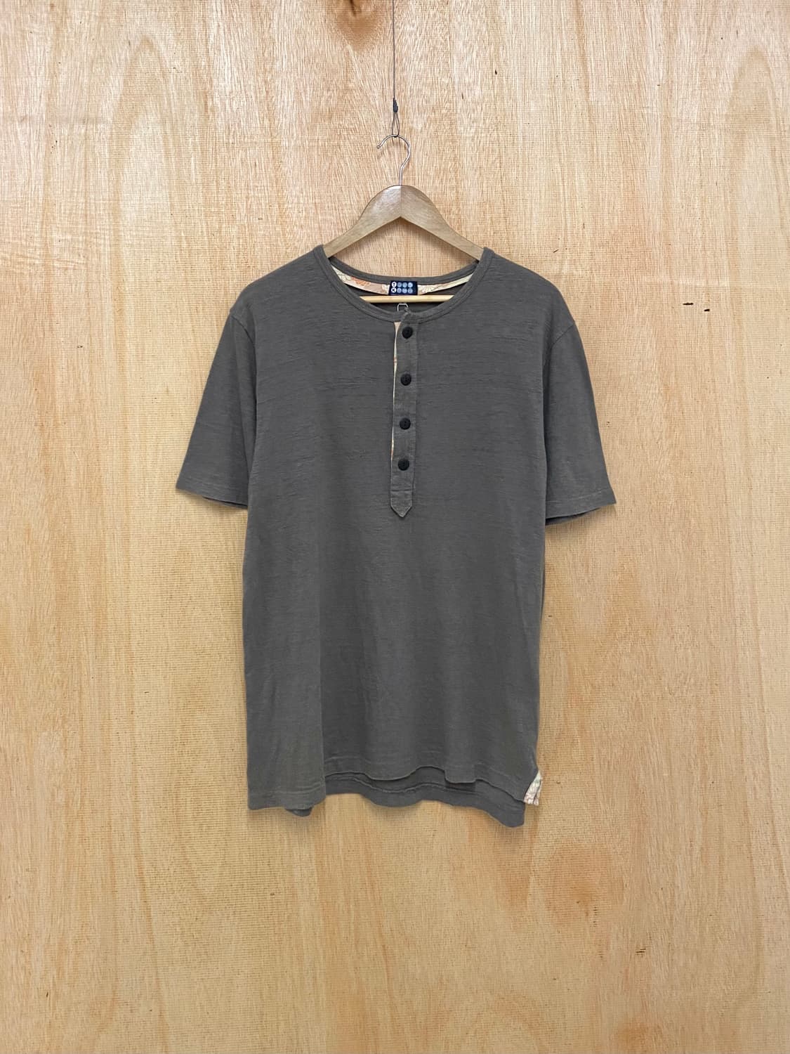 TAKEO KIKUCHI henley neck t-shirts 상품이미지1