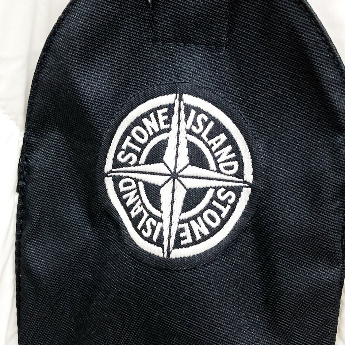 스톤 아일랜드 컴파스 로고 화이트 실버 라이너 자켓 상품이미지6